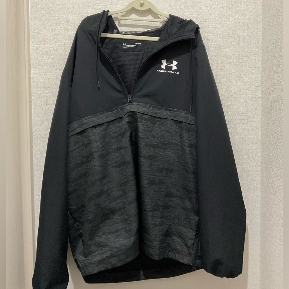 Under Armor Hooded Quarter Zip windbreaker